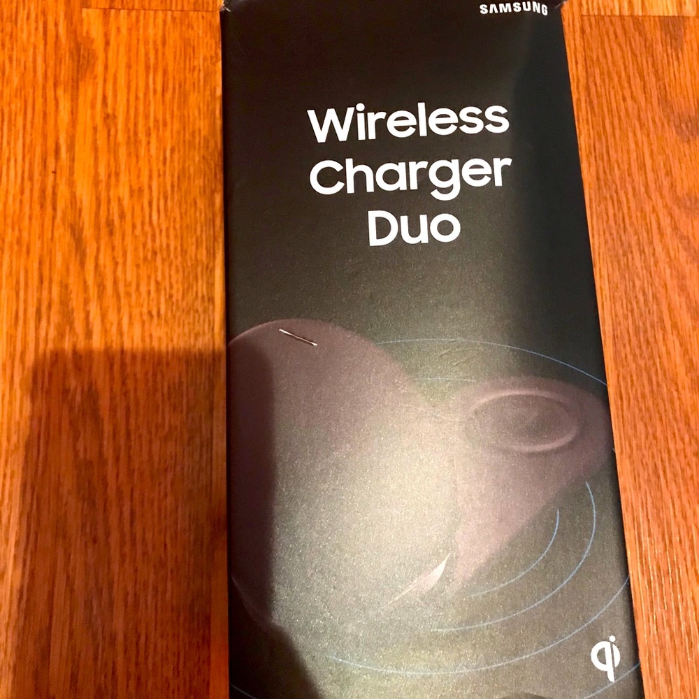 SAMSUNG WIRELESS CHARGER DUO